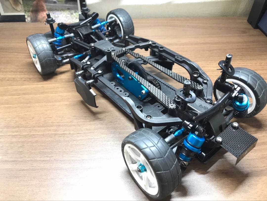 ラジコンカー タミヤTA07 シャシのみ