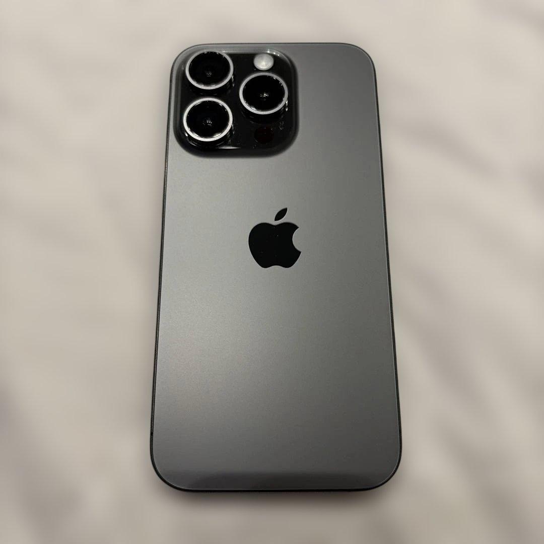 ✴︎美品✴︎ iPhone 15 Pro ブラックチタニウム 128GB