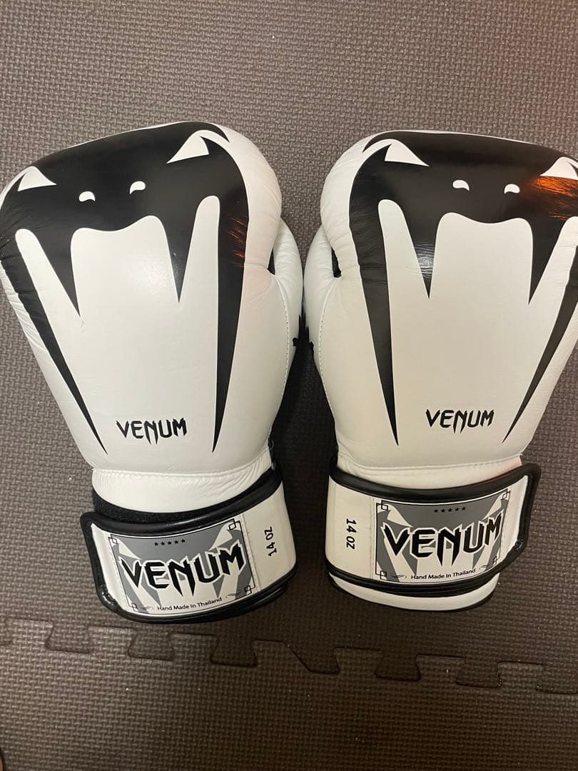 【最終値下げ】Venum Giant3.0 グローブ　Giant14オンス