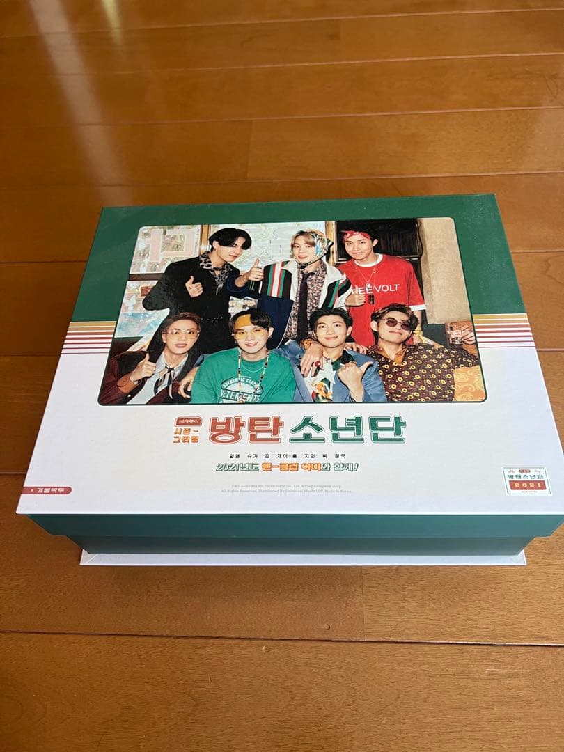 ⭐️BTS 防弾少年団　CD 写真集などなどまとめ売り　アミボム2本付き‼️⭐️