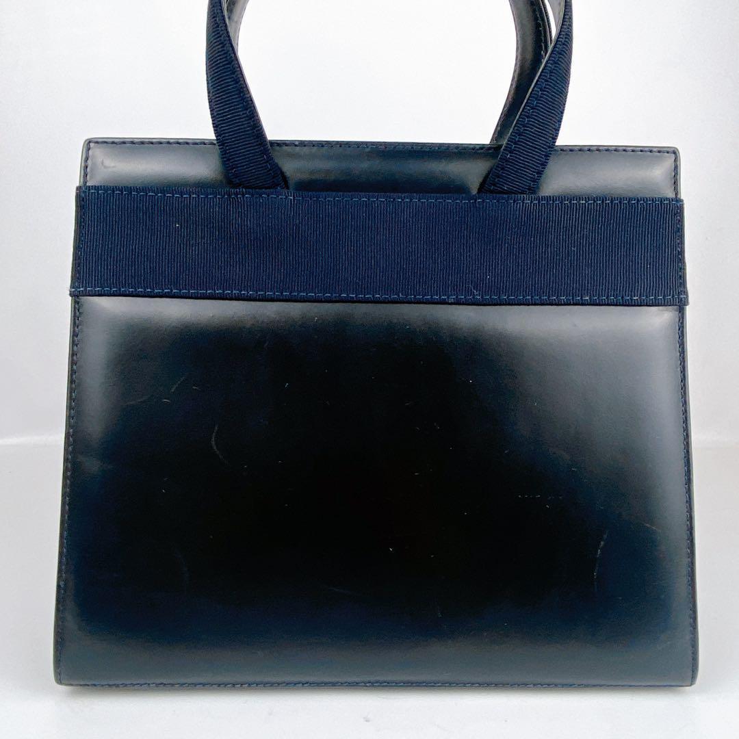 美品　フェラガモ　ヴァラリボン　フォーマルバッグ　ダークネイビー