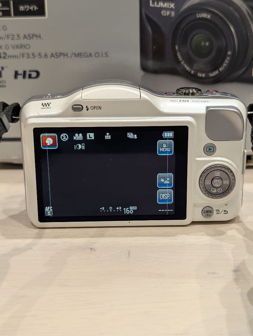 Panasonic GF3 ホワイト 14-42mmレンズ付き