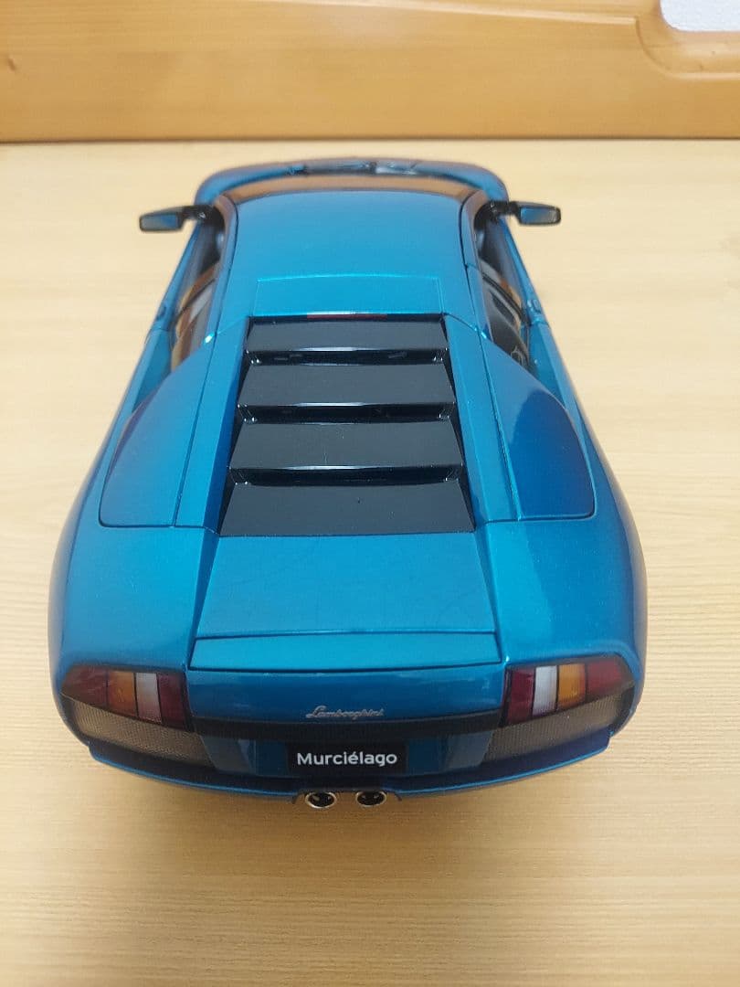 AUTOart 1/18ランボルギーニムルシエラゴ40周年2000台限定モデル