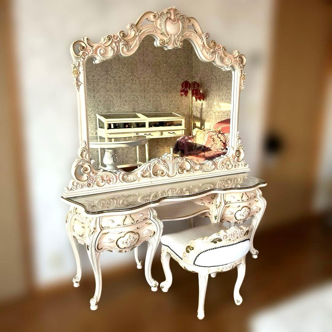 ロココ調のピンクのドレッサー ミラー、椅子 3点セット