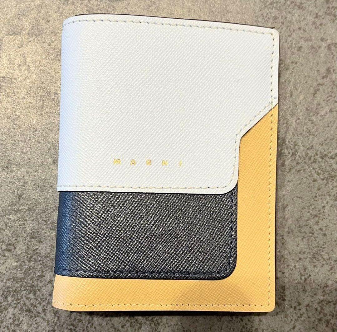 【値下げ中】MARNI 二つ折り財布 ホワイト/ネイビー/イエロー