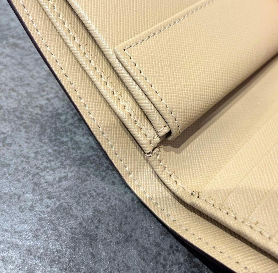 【値下げ中】MARNI 二つ折り財布 ホワイト/ネイビー/イエロー