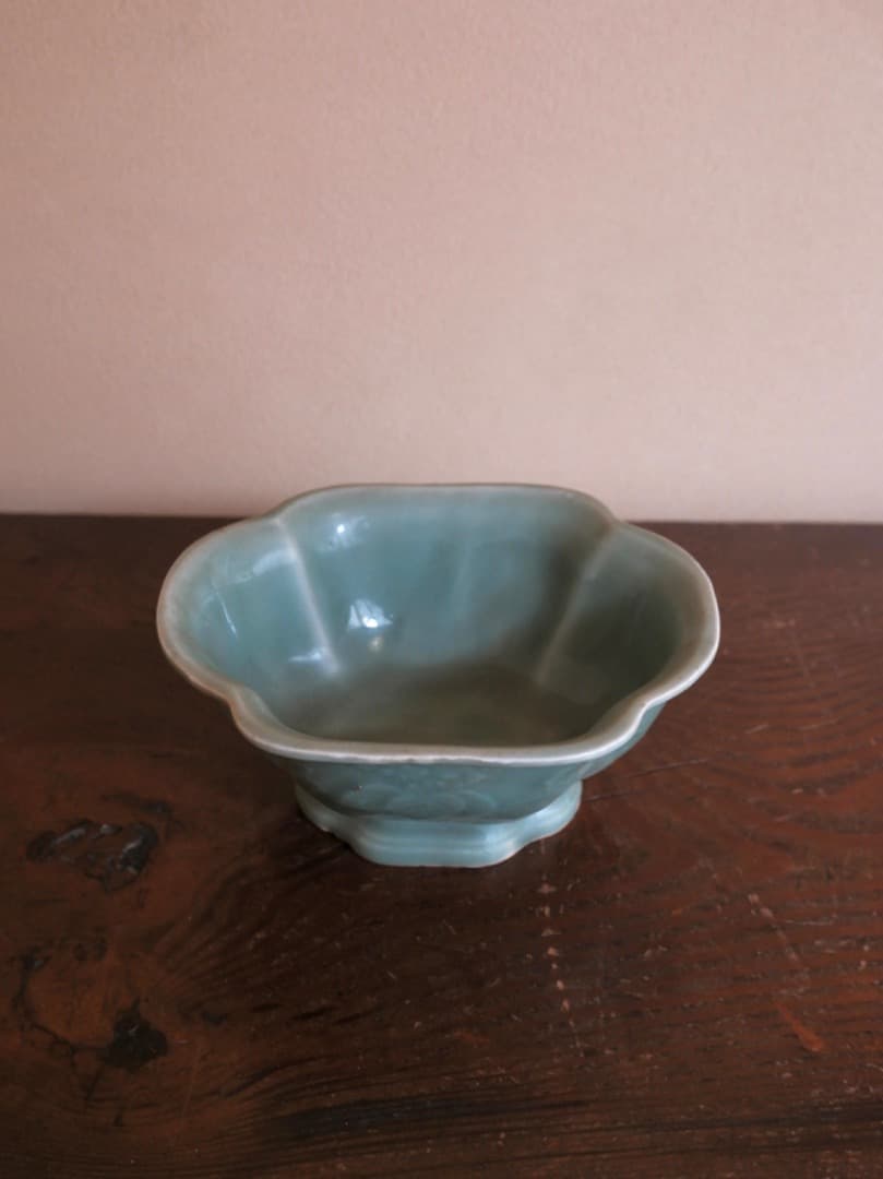 青磁　刻纏枝花紋 　鉢　菓子器　建水　茶道具　箱付　Q1773