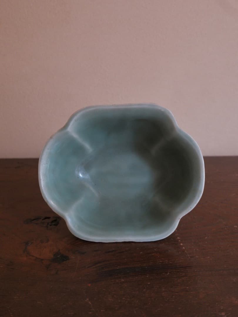 青磁　刻纏枝花紋 　鉢　菓子器　建水　茶道具　箱付　Q1773