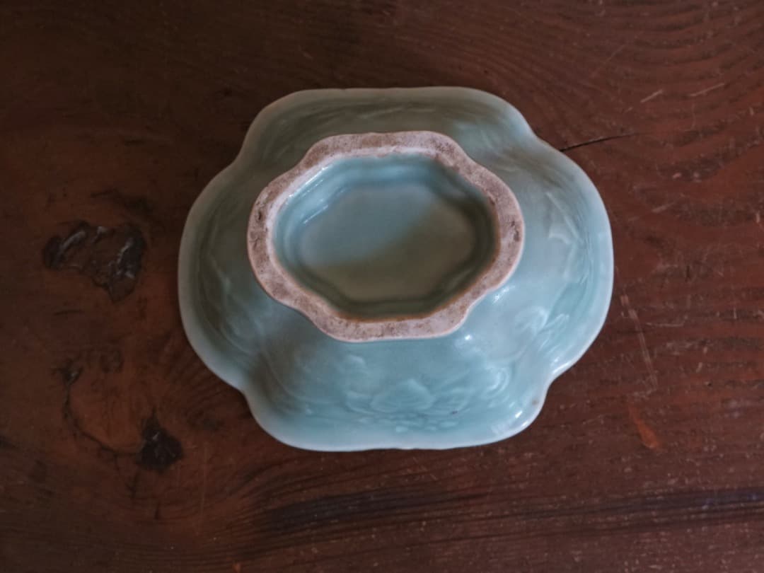 青磁　刻纏枝花紋 　鉢　菓子器　建水　茶道具　箱付　Q1773