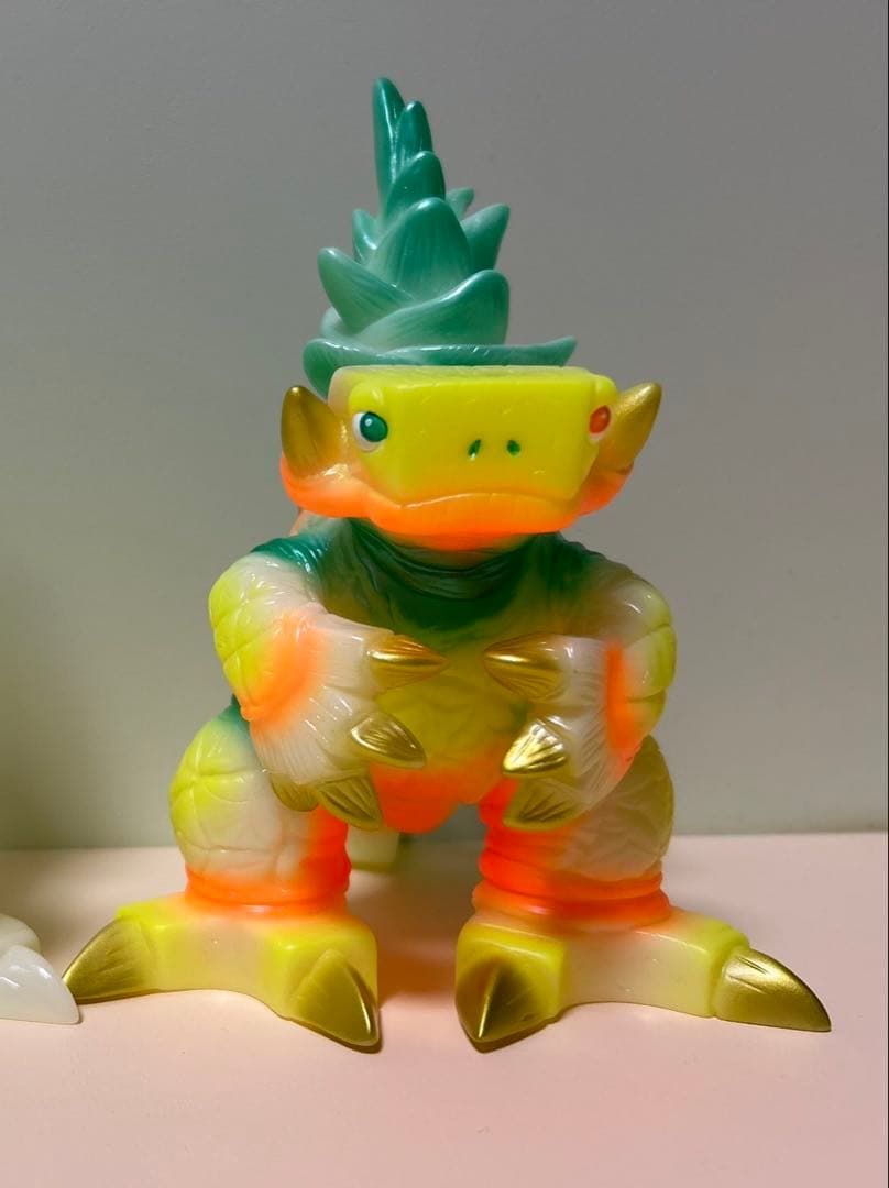 果獣　パインダム　蓄光　ソフビ　勉造形