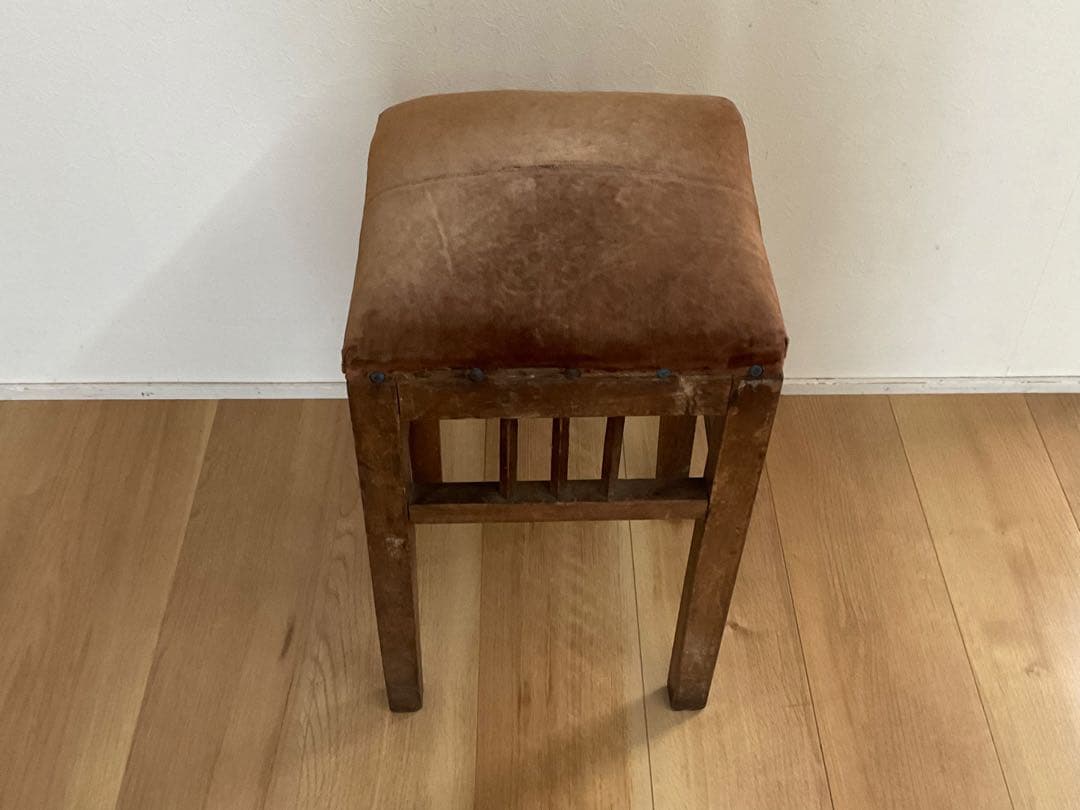 ヴィンテージ　アンティークスツール　透かし三本梯子　椅子　古道具