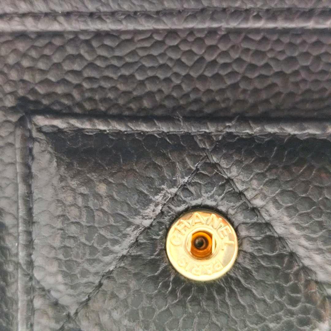 現行極美品！シャネル iPhone14Proスマホケースキャビアスキンマトラッセ