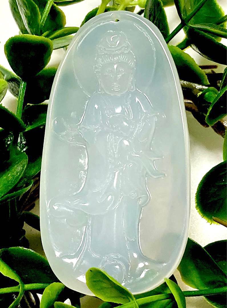 夢幻品質　秘蔵放出　神の力を授かった伝説の秘宝　古代天然白瑪瑙の観音神玉珮