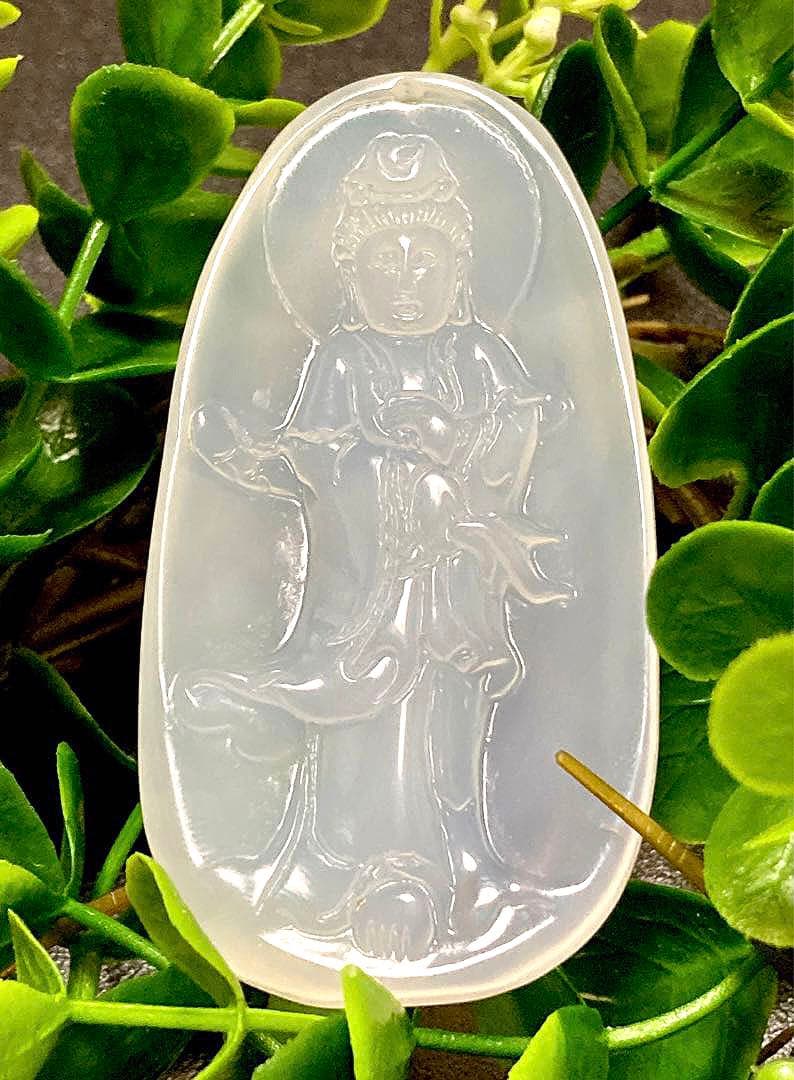 夢幻品質　秘蔵放出　神の力を授かった伝説の秘宝　古代天然白瑪瑙の観音神玉珮