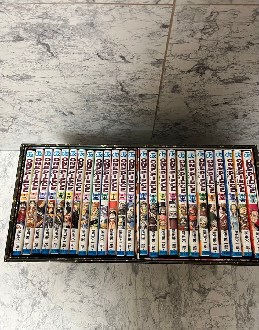 ワンピース　収納マルチボックス　受注限定販売品　激レア　宝箱 1巻-80巻セット