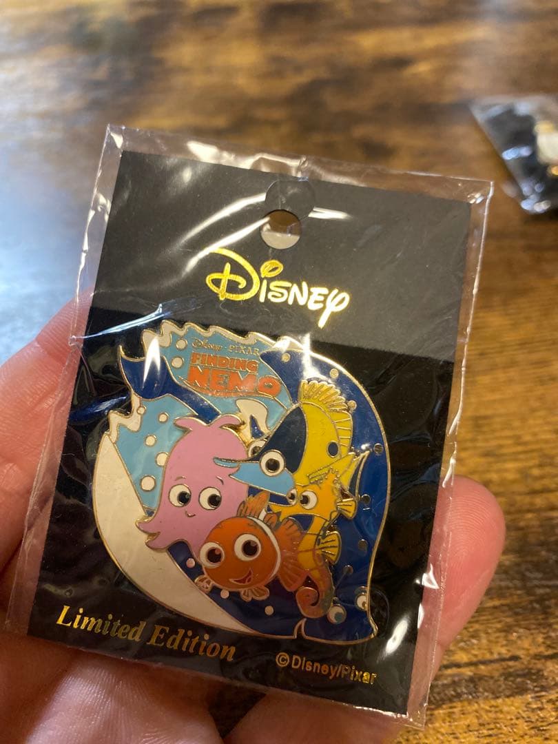 【レア】Disneyピンバッチ　コレクター向け　新品・台紙付き　16個セット♪