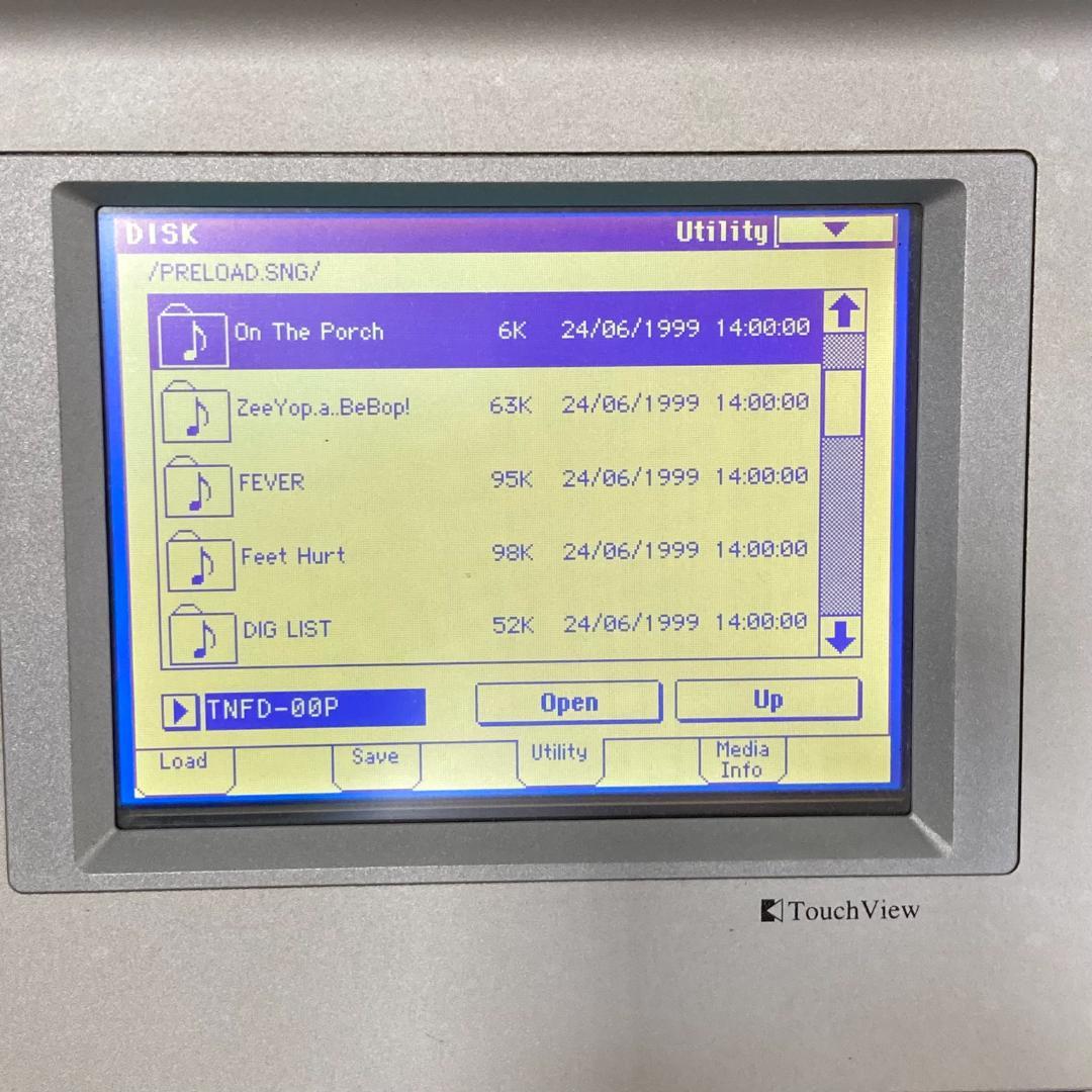 KORG TRITON PRO シンセサイザー コルグ