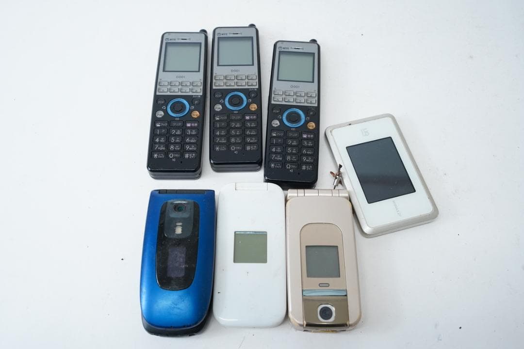 10.105-100▲ガラケー スマホ 大量まとめ売り ジャンク品 部品取りに