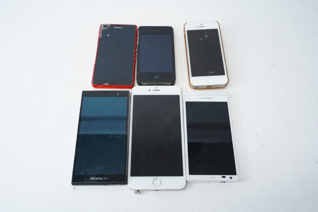 10.105-100▲ガラケー スマホ 大量まとめ売り ジャンク品 部品取りに