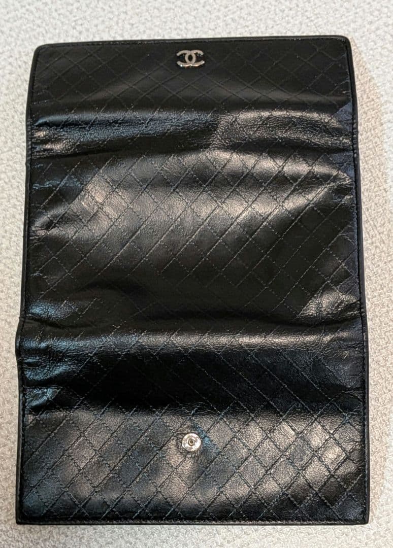 シャネル　黒　ビコローレ　マトラッセ　三つ折り長財布　カーフスキン　ショルダー