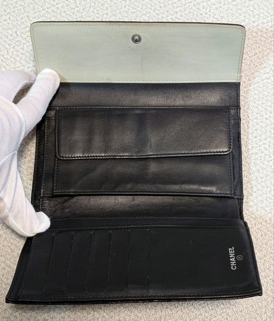 シャネル　黒　ビコローレ　マトラッセ　三つ折り長財布　カーフスキン　ショルダー