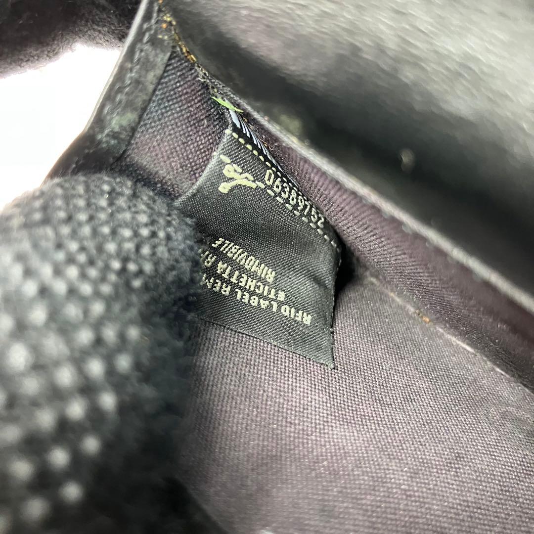 美品✨FENDIモンスター バグズアイ 三つ折り財布 ブラック 本革 レザー