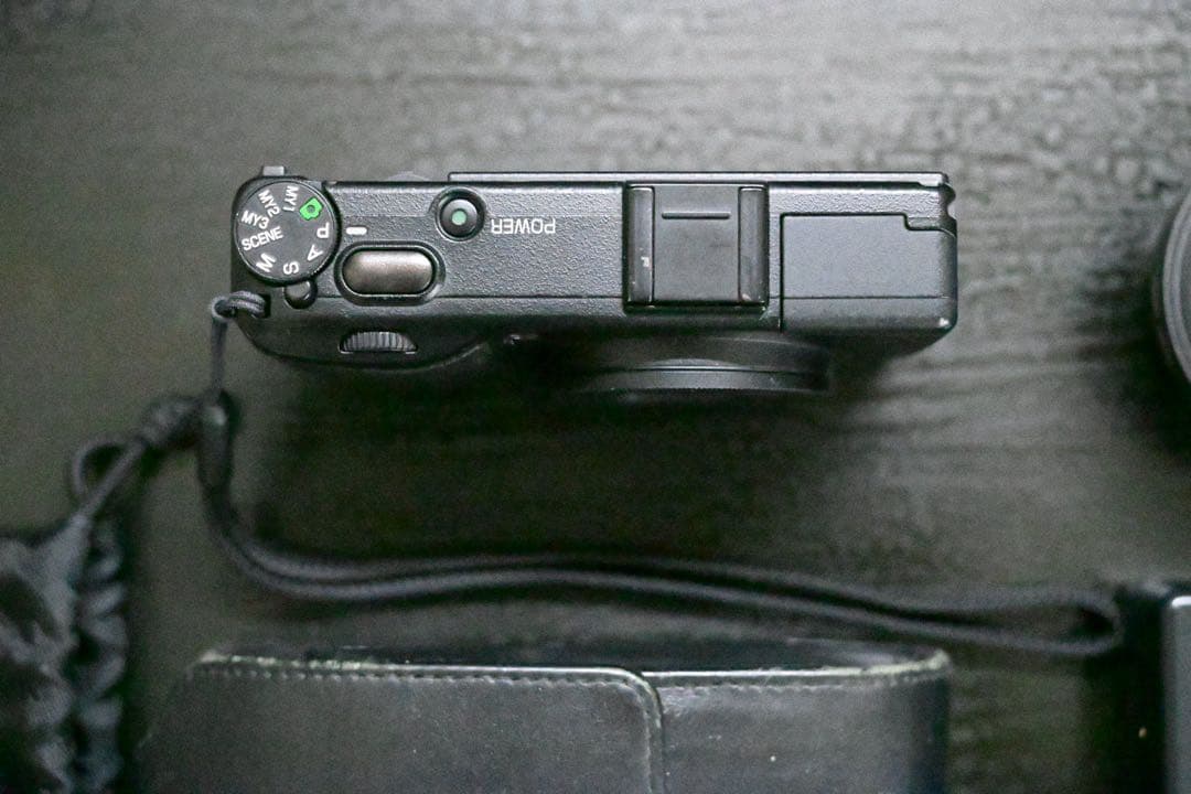 GR DIGITAL III （ケース・備品付き）