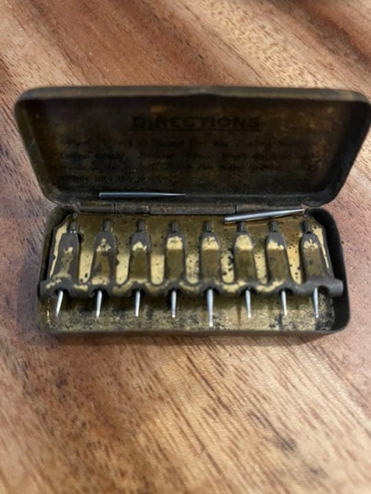 プ*ダ様 【断捨離処分ラスト】 HisMasterVoice ポータブル蓄音機