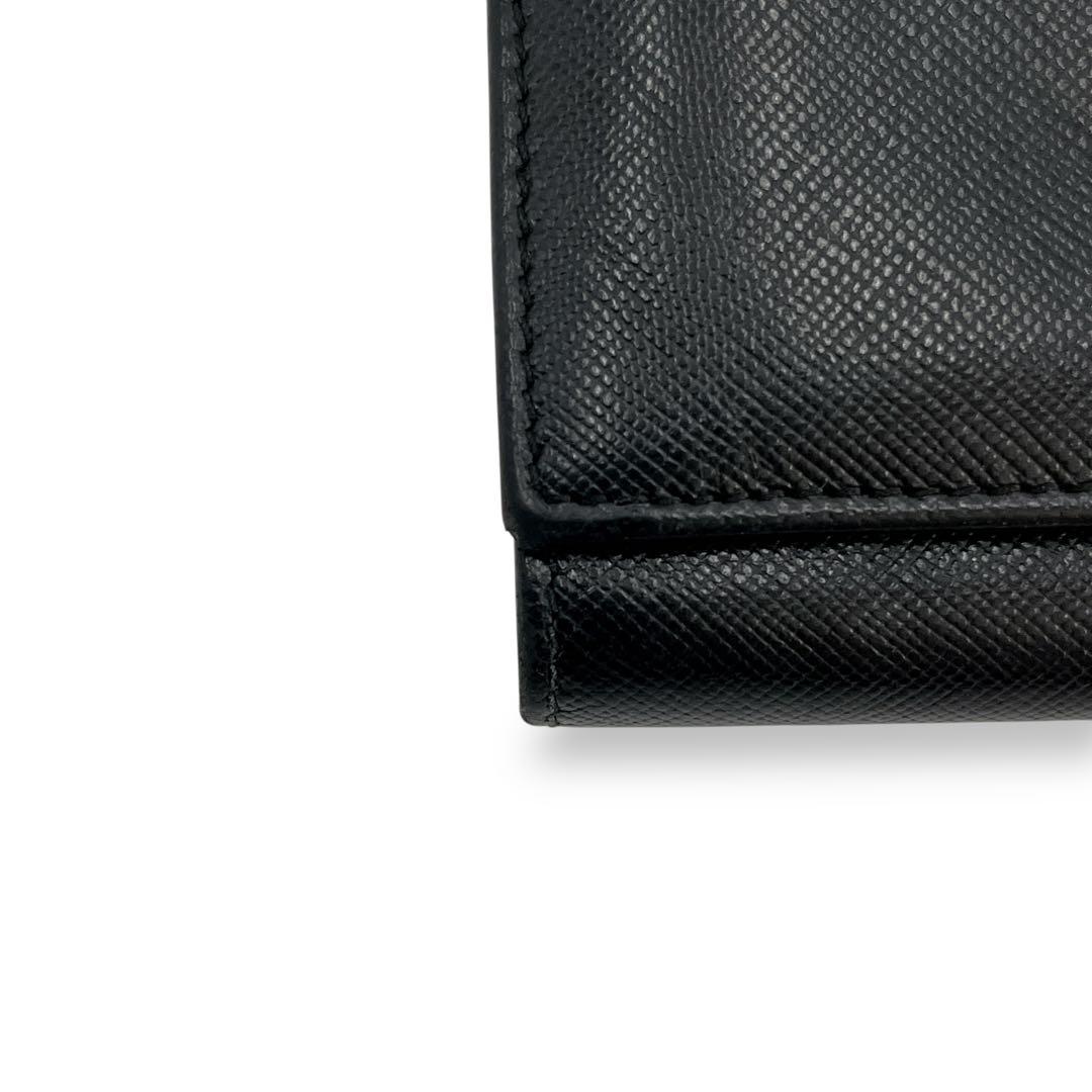 もち様　プラダ　三つ折り財布　コンパクトウォレット　三角ロゴ　サフィアーノレザー