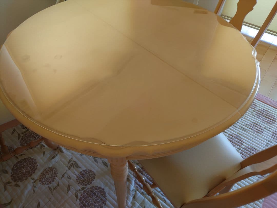 リンホーリン 円形 木製ダイニングテーブル