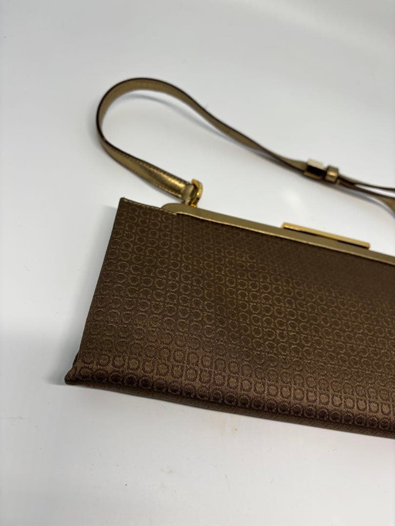 【極美品】フェラガモ ガンチーニ パーティバッグ ミニハンドバッグ