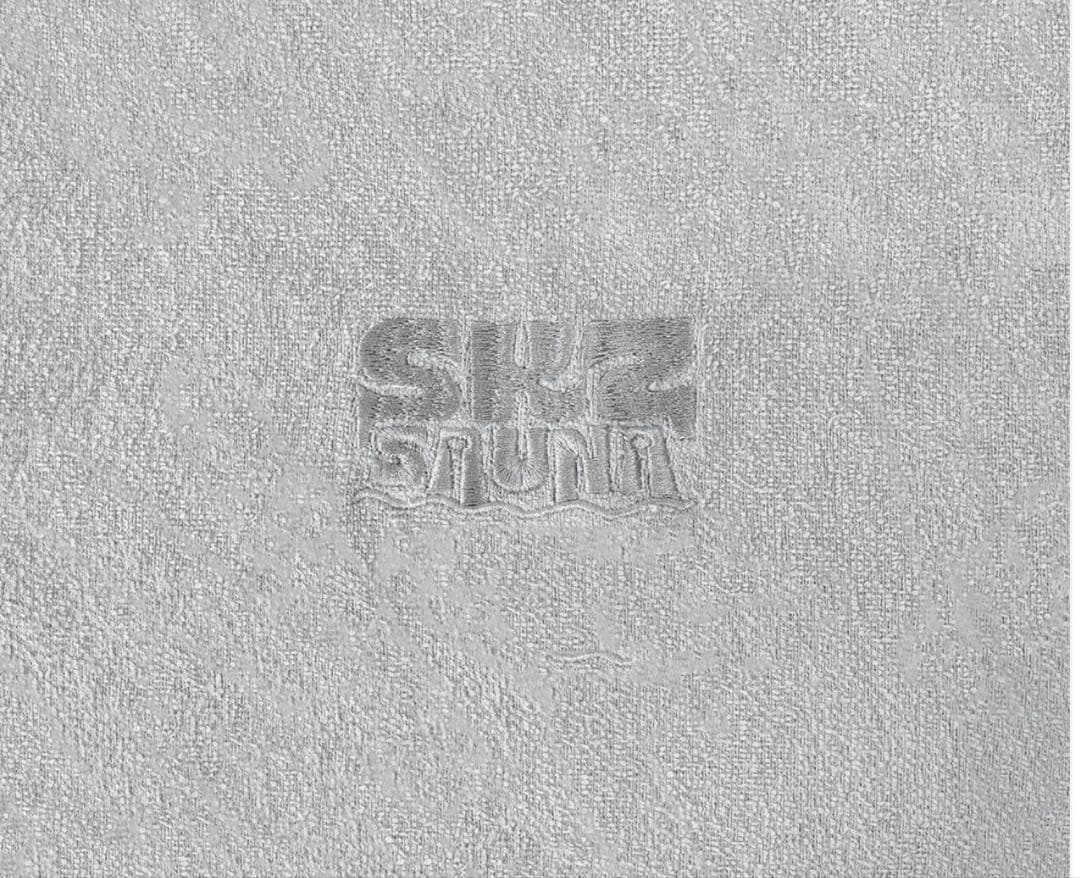 stray kids バンチャン wolf chan ポンチョ サウナ 新品