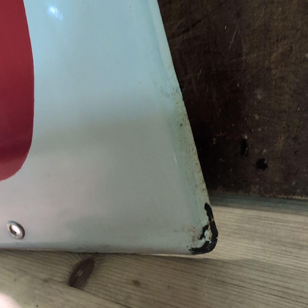 マルノ 看板 赤白