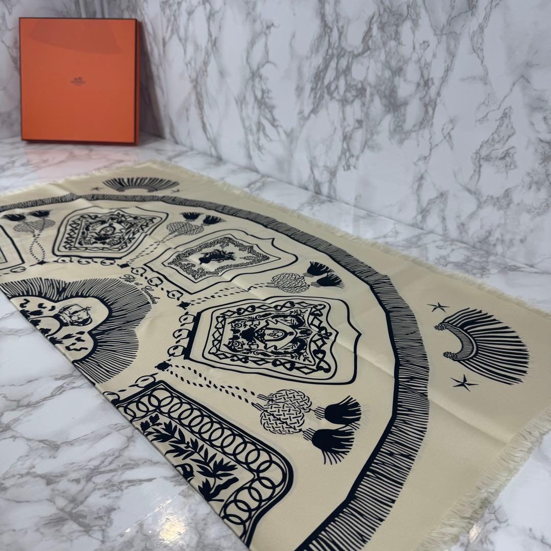 【完全新品未使用】HERMES スカーフ