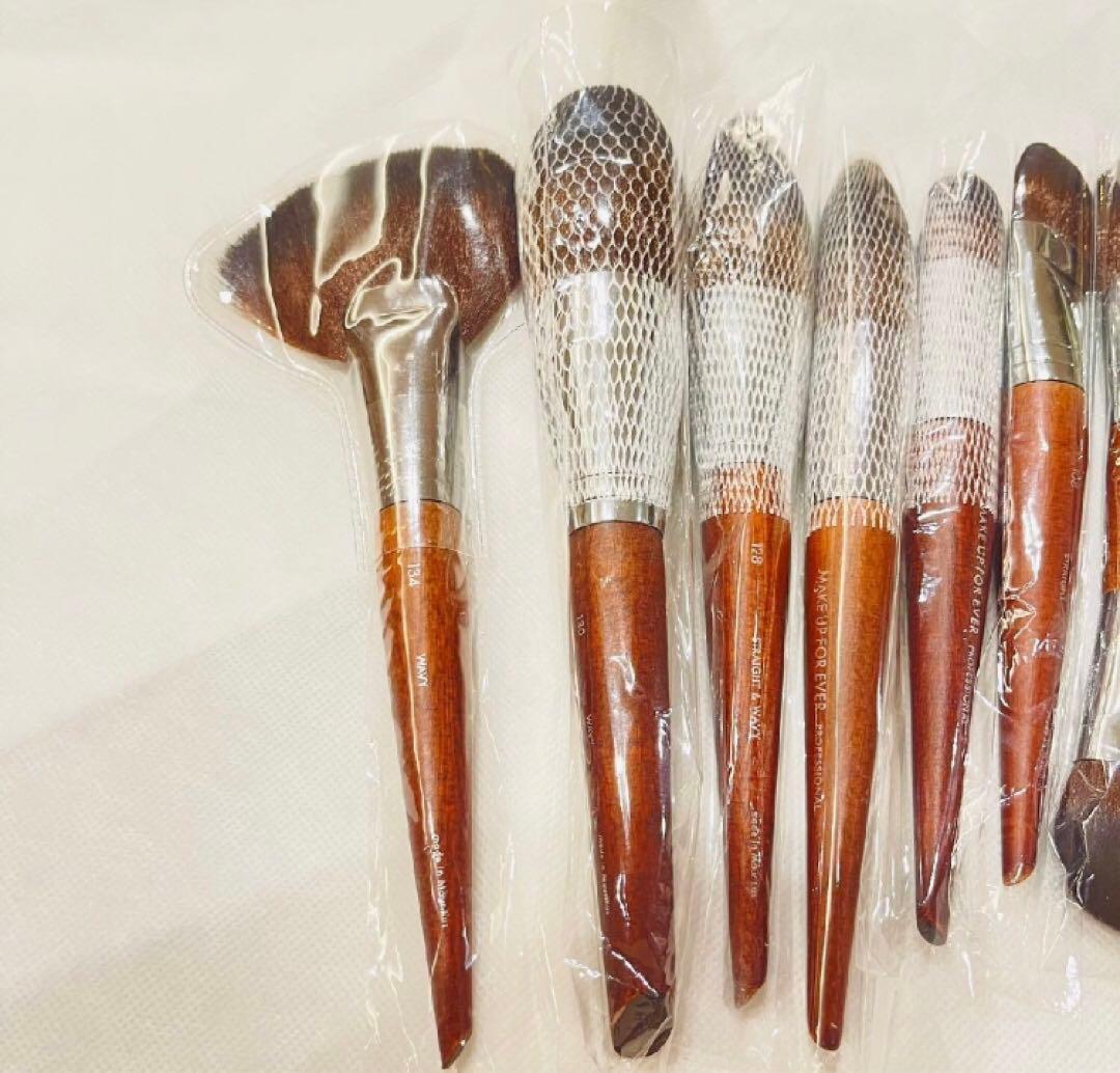 お買い得メイクアップフォーエバーメイクブラシ14本