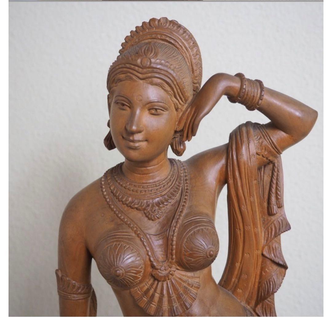 送料無料　時代物　老山白檀　インド白檀細密彫刻女神像　高さ54ｃｍ　本物保証