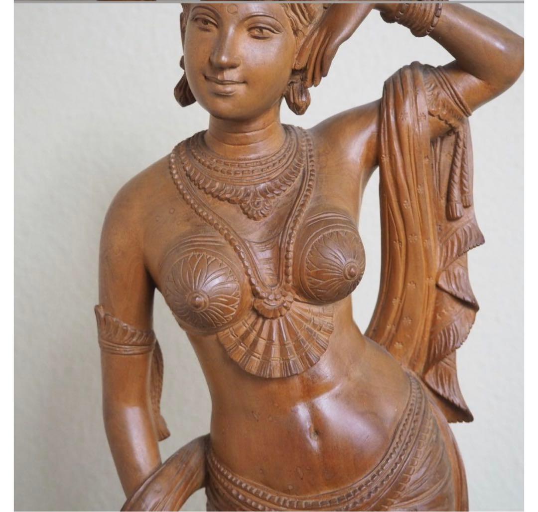 送料無料　時代物　老山白檀　インド白檀細密彫刻女神像　高さ54ｃｍ　本物保証