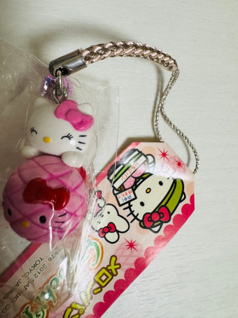 ハローキティ ご当地キティ メロンパンバージョン　いちご　根付け 2012 レア