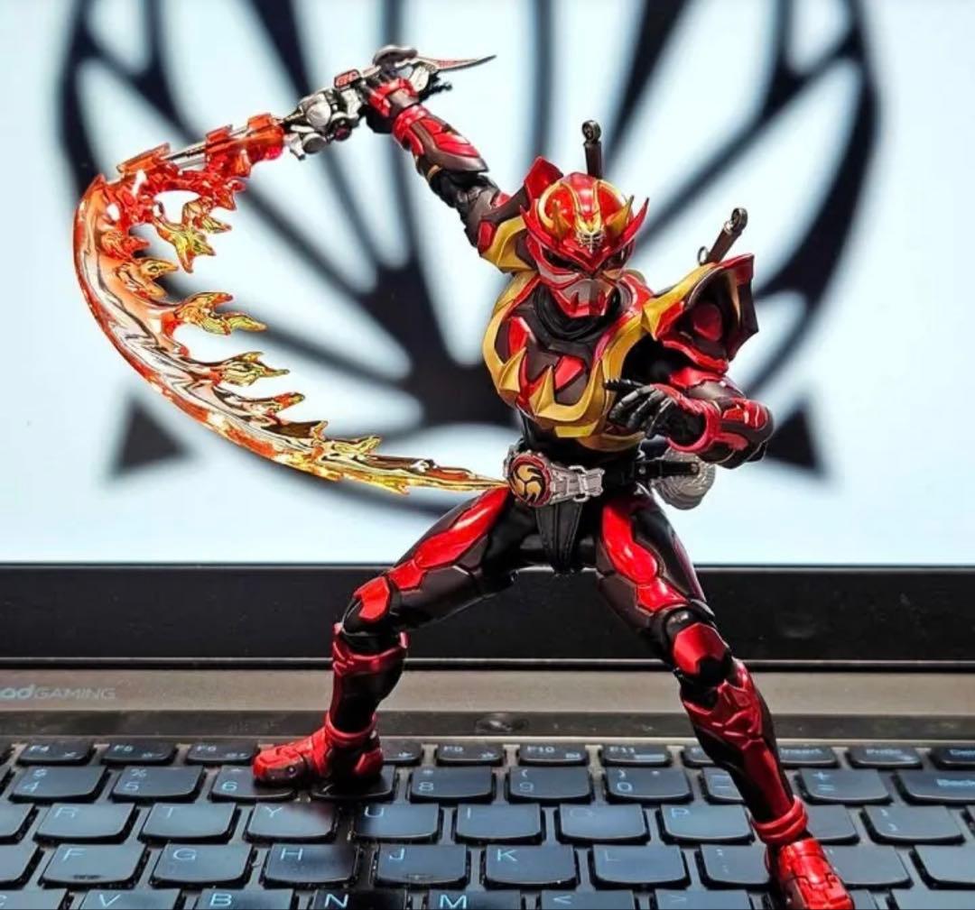 【新品】フィギュアーツ真骨彫用　仮面ライダーアームド響鬼用　炎エフェクト+手首