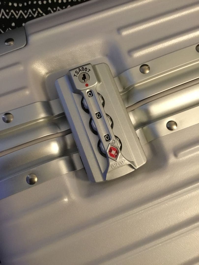 18寸キャリーバッグ★シルバー★★TSAロック搭載ビジネストラベルバッグ軽量防水