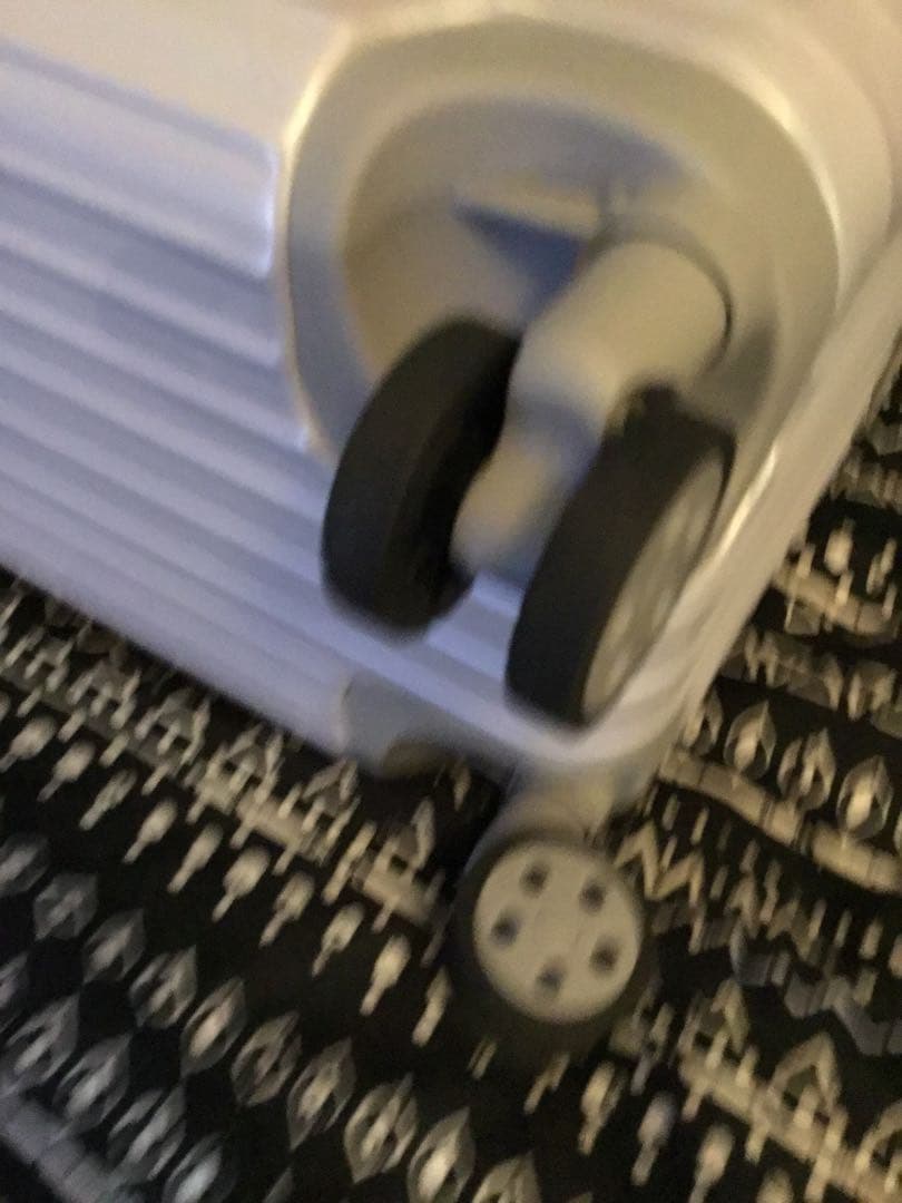 18寸キャリーバッグ★シルバー★★TSAロック搭載ビジネストラベルバッグ軽量防水