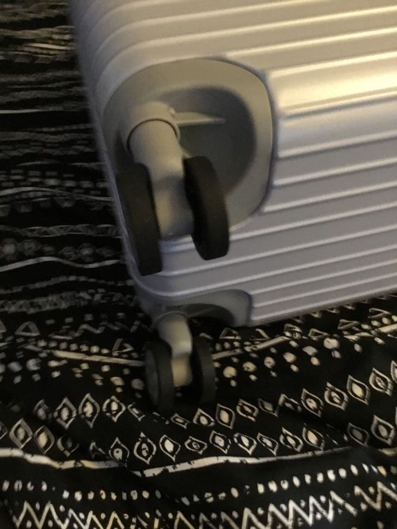 18寸キャリーバッグ★シルバー★★TSAロック搭載ビジネストラベルバッグ軽量防水