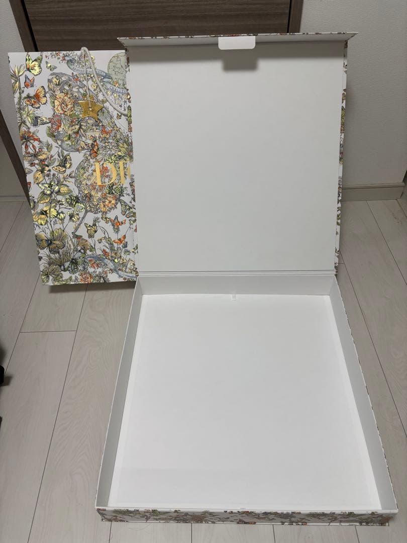 DIOR クリスマス　ホリデー限定　ショッパー　クリスマスボックス