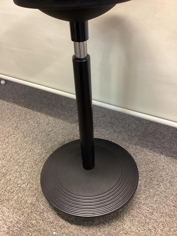 美品　定価約８万　ウィルクハーン　スティッツ　ハーフシーティングチェア　コルク