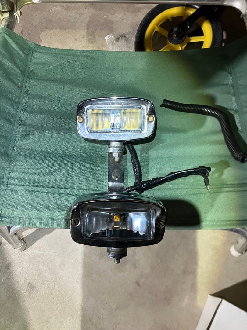 sr400 ヘッドライト