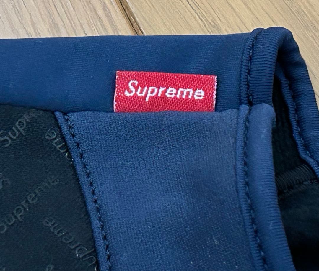 シュプリーム ゴアテックスウインドストッパー ジップグローブM手袋ステッカー付