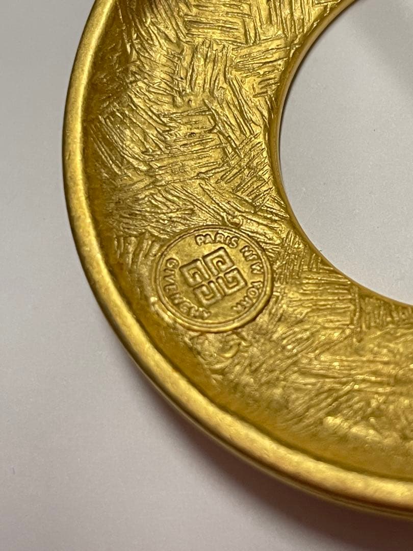 【美品】GIVENCHYジバンシー ブローチ　❤︎