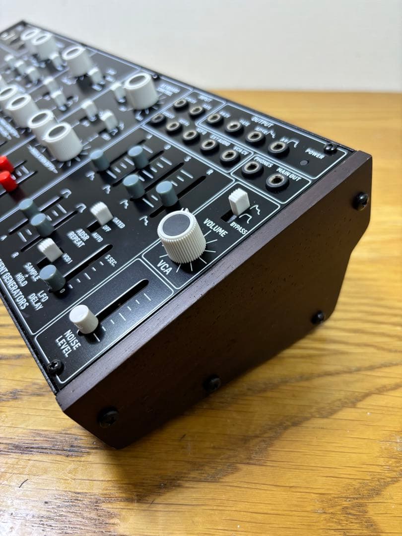 BEHRINGER CAT アナログシンセサイザー