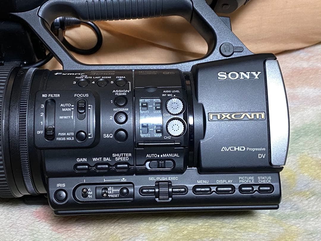 キ*イ様 Sony HXR-NX3 バッテリー付属　説明欄必読願います
