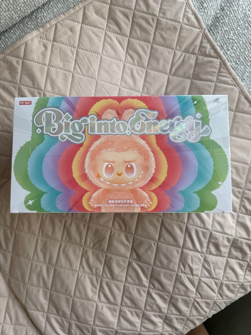 POPMART THE MONSTERS BIG INTO ENERGY ラブブ